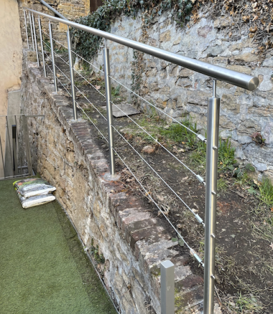 création garde corps pour un accès au jardin 